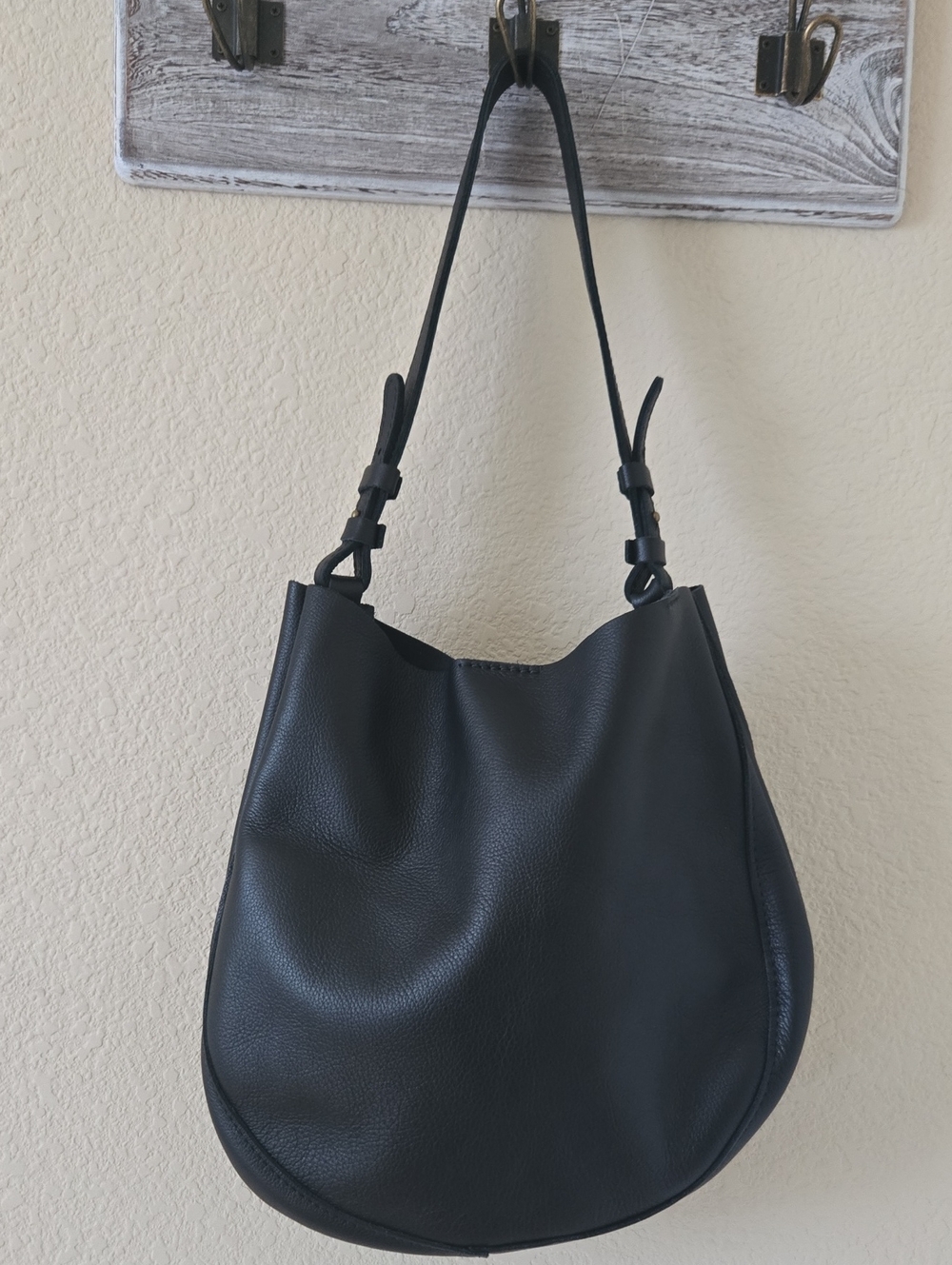 Portland Leather Pebbled Black Large Olivia
